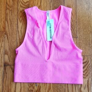 Urban Outfitters NWT women's pink pullover tank top Size M.